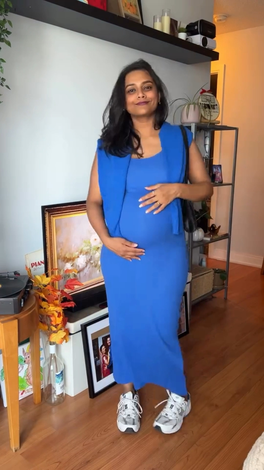 How I styled this @hm dress in 3 different ways during pregnancy 🦋✨

Outfit 1:
Sweater - @gap 
Bag - @amazonfashion 
Shoes - @newbalance 

Outfit 2: 
Shirt - @calvinklein 
Bag - @guess 

Outfit 3: 
Heels - @zara 
Bag - @aldo_shoes

#pregnancy #pregnancyootd #maxidress #falloutfit 
[pregnancy fit, maxi dress outfit, OOTD, Outfit Inspo, pregnancy workwear]

#LTKdresses #LTKcanada #LTKmaternity