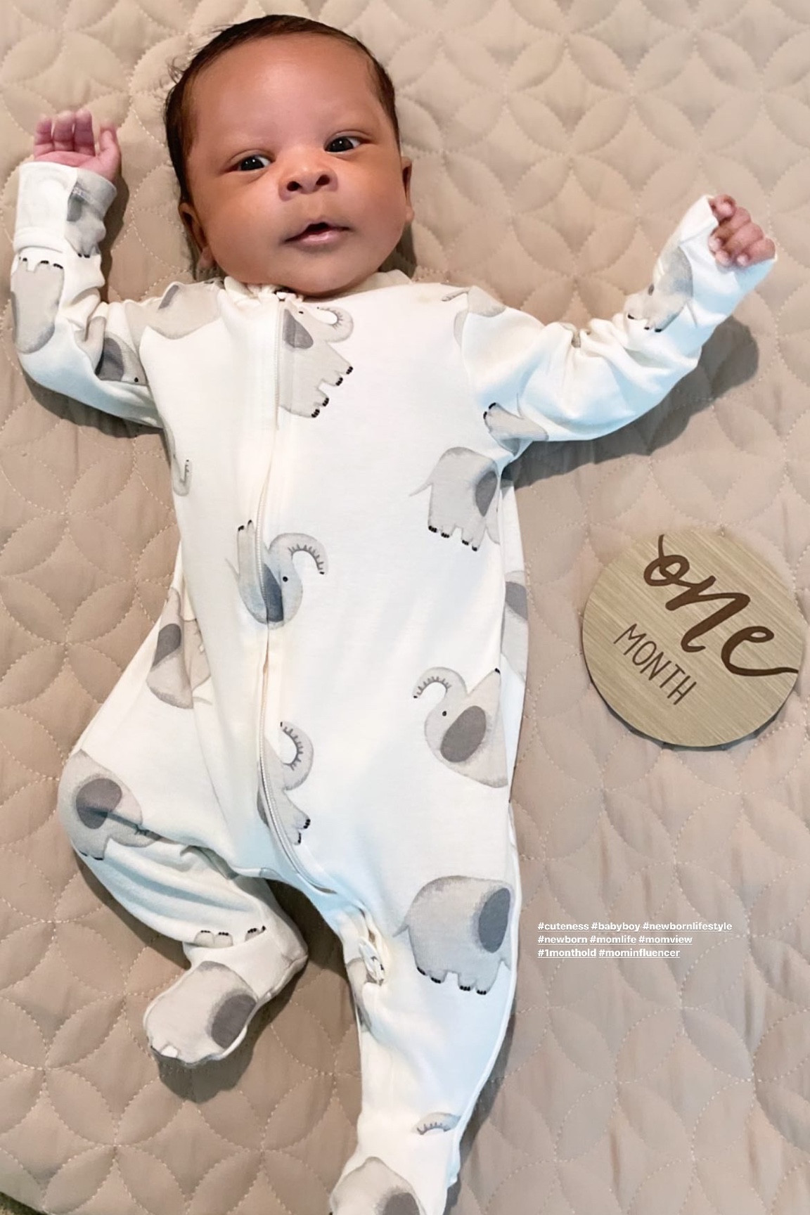 I just love a cute onsie! Nice soft material, plus it’s so easy to get on…newborn win!  🙌👶

#onsie #oldnavy #newborn #babyclothes #baby #onsies #infantwear #babygear

#LTKbaby #LTKbump #LTKkids