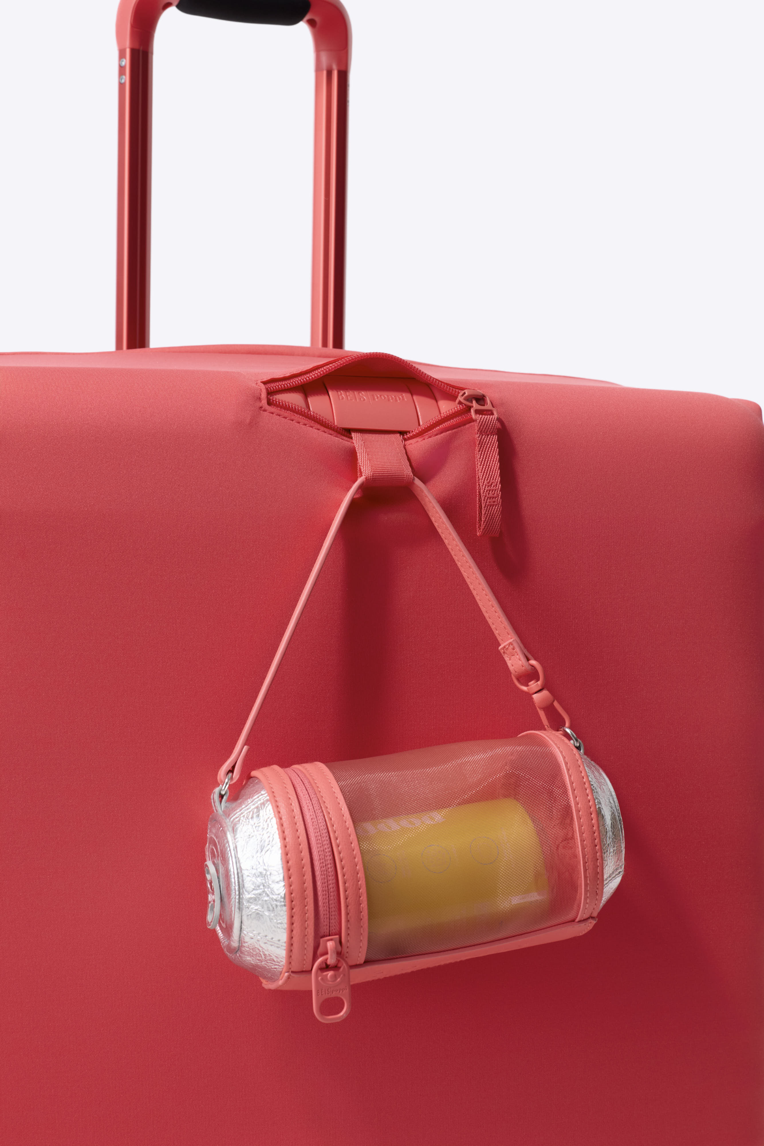 B\u00c9IS x poppi The Large Check-In Luggage Cover in Fruit Punch | BEIS