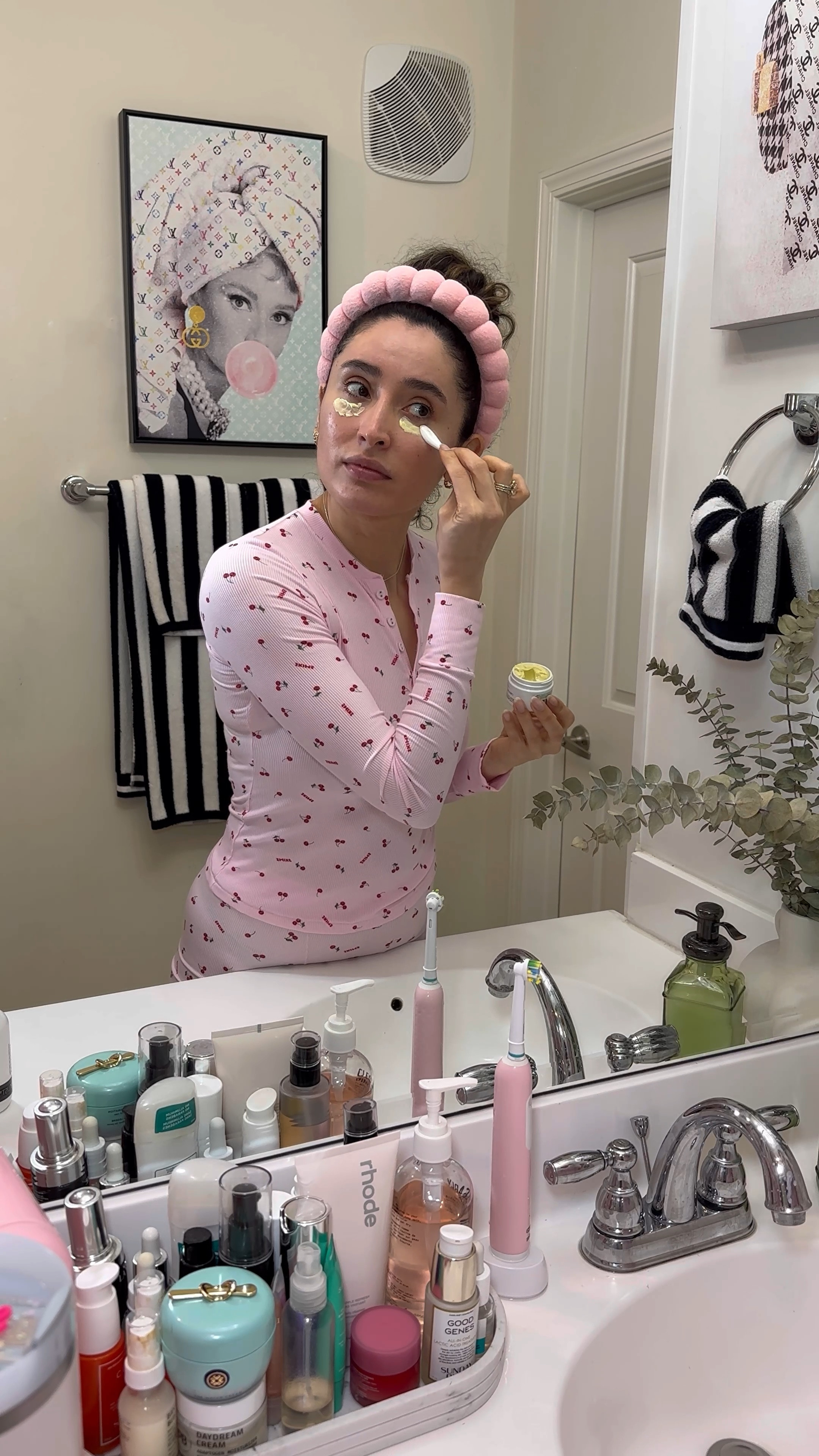 Get unready with me🧴🫧🍒✨

#LTKbeauty #LTKstyletip #LTKVideo