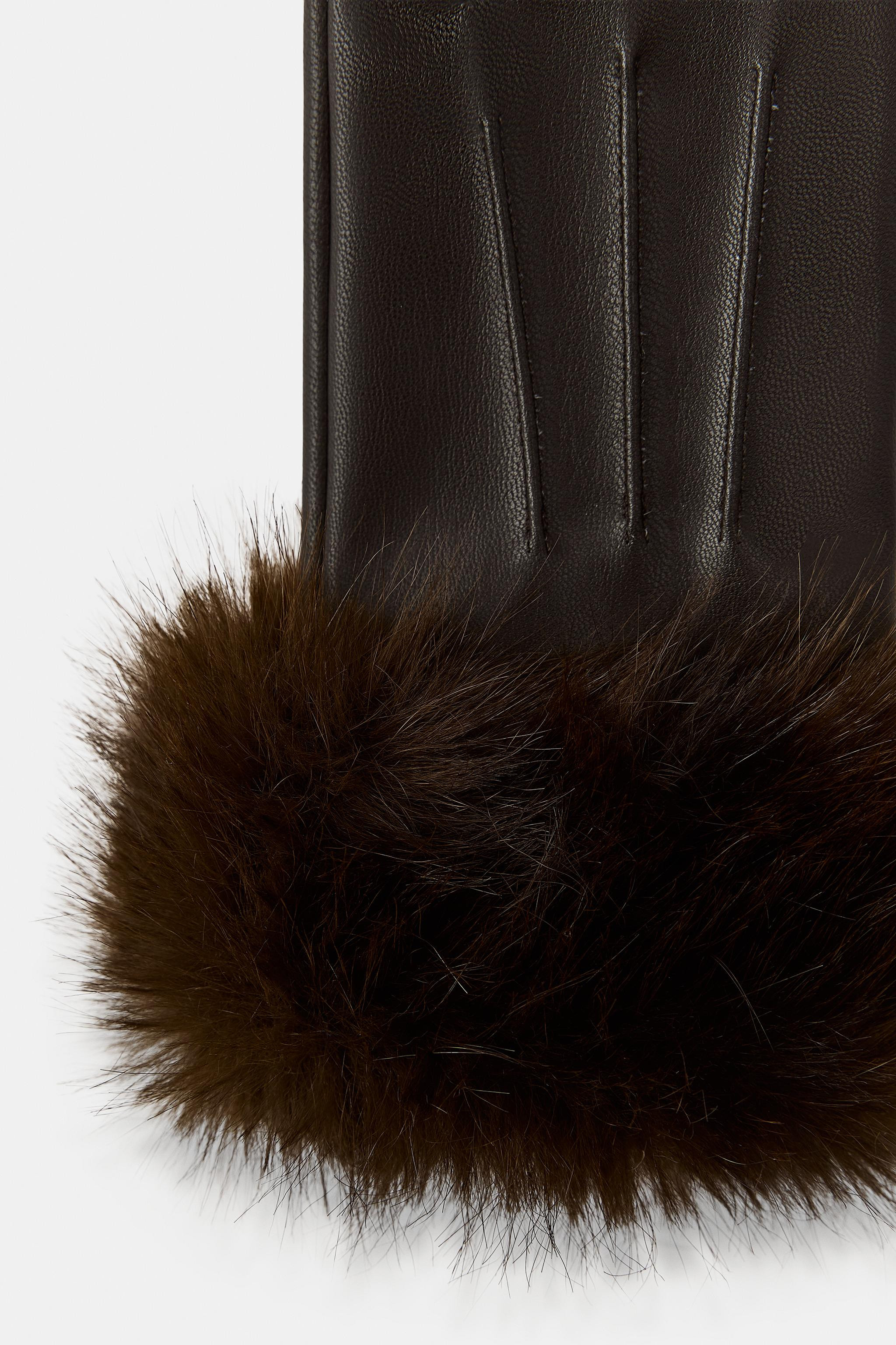 CONTRAST FAUX LEATHER GLOVES WITH FAUX FUR | Zara UK