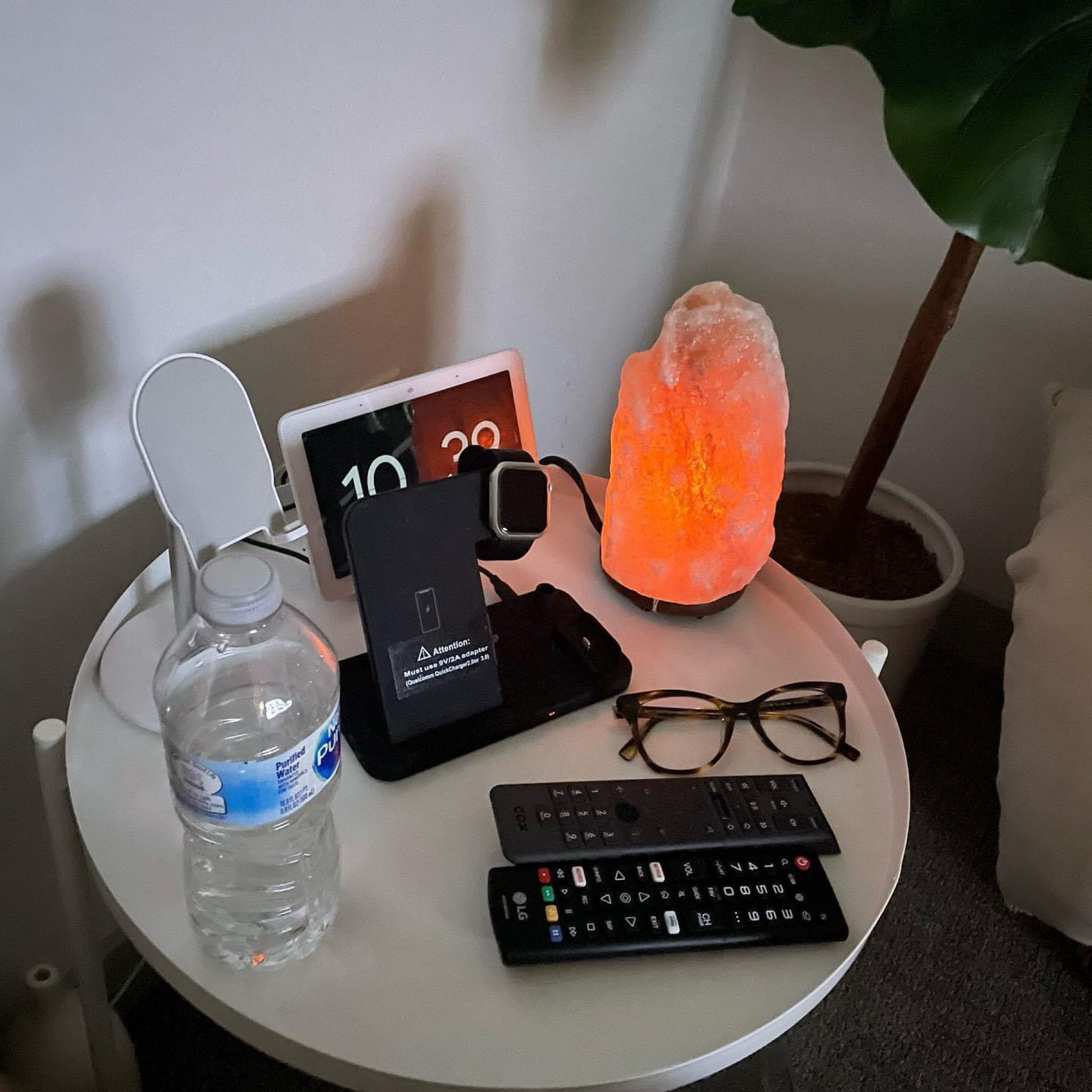 Nightly Essentials ✨

Nightly Essentials ✨

Blue Light Glasses @warbyparker 
Water @nestle 
Pink Himalayan Lamp @__lovehappiness 
But you can also get it at Target 

#LTKhome