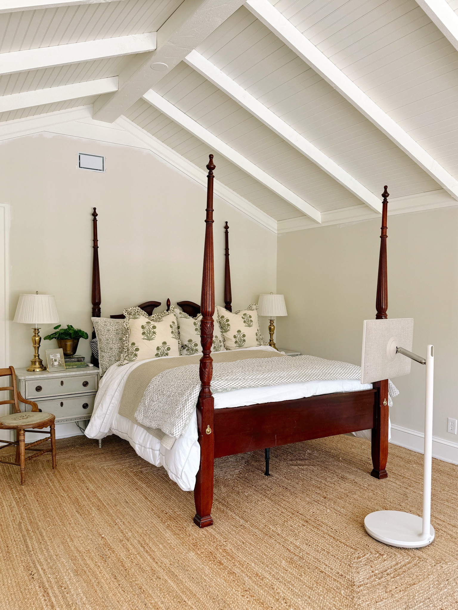 Best portable iPad/tv/streaming device!! 

#LTKHome