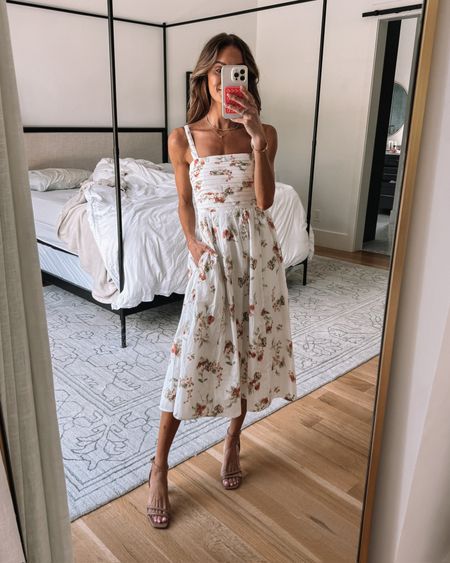 pretty sure i just found the most darling floral dress that ever existed! 💗 such a flattering fit and SO perfect for spring + summer! ☀️ use code AFLAUREN for 15% off! 