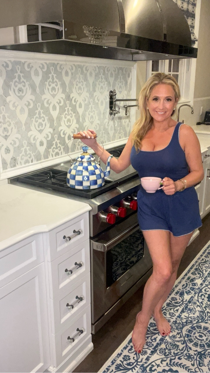 End the day with me and my favorite tea! 🫖

#LTKHome #LTKStyleTip