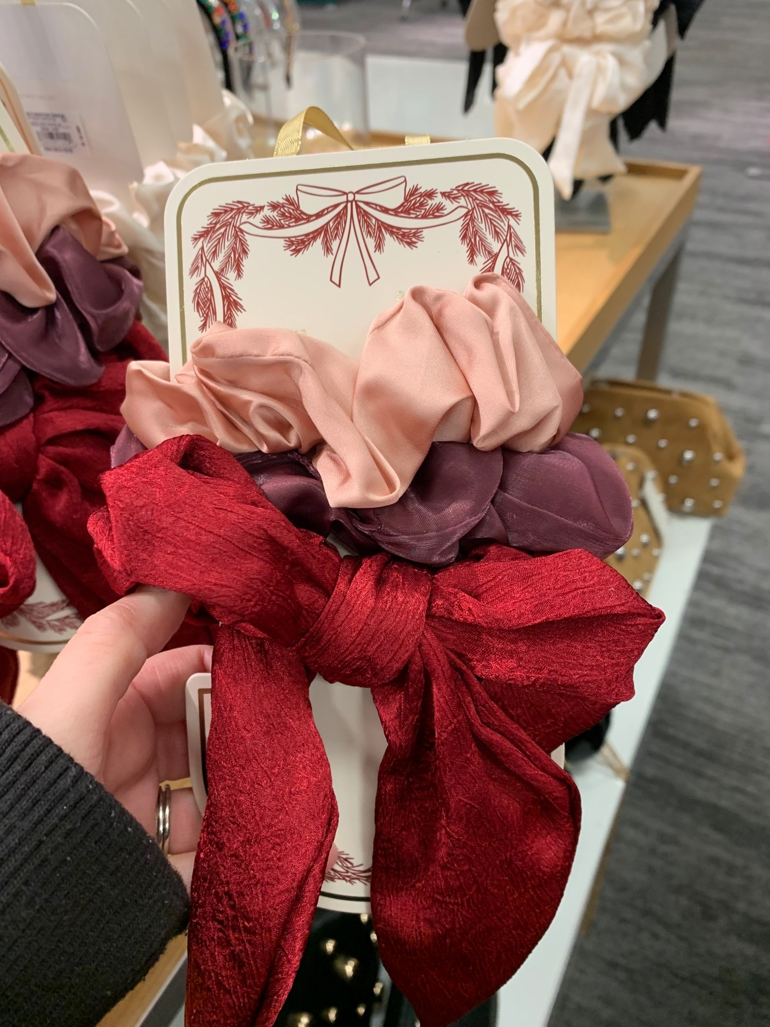 Holiday scrunchies

#LTKHoliday