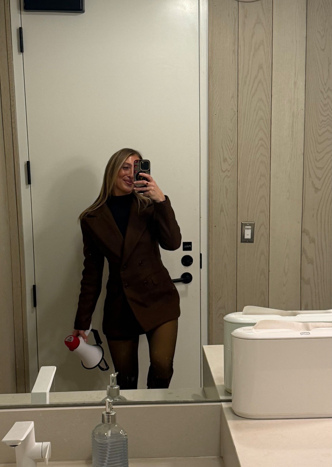 NYC inspired cle fit 

#LTKHoliday #LTKBeauty #LTKootd