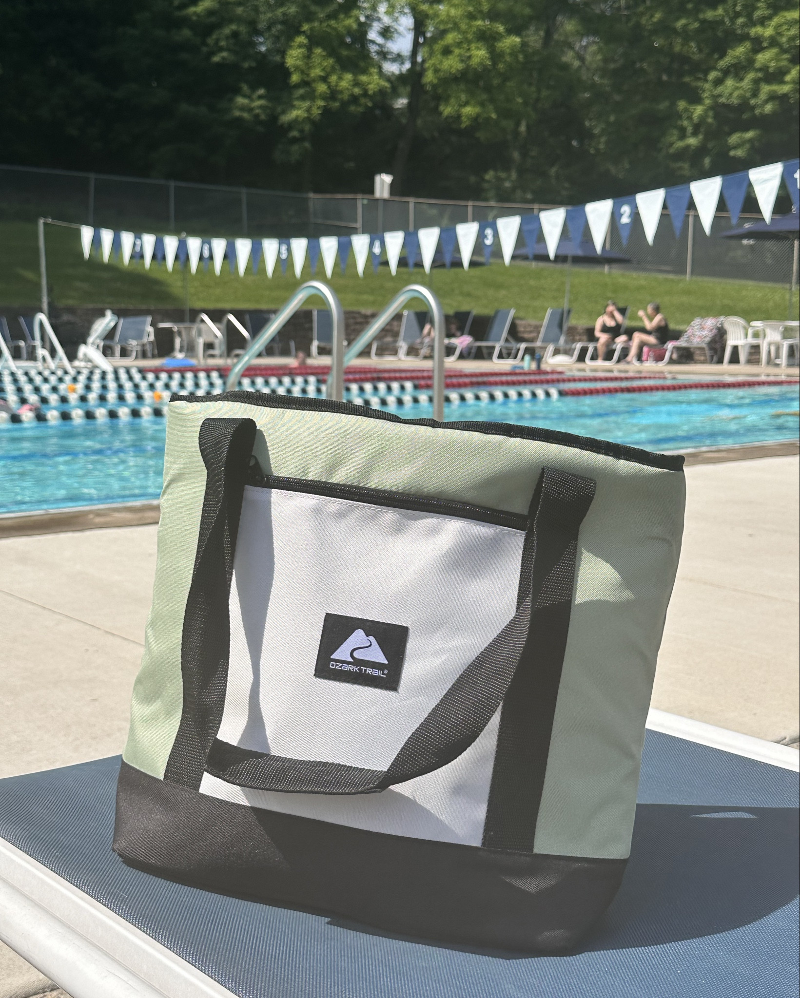 Pool ready cooler tote

#LTKItBag #LTKTravel #LTKFindsUnder50