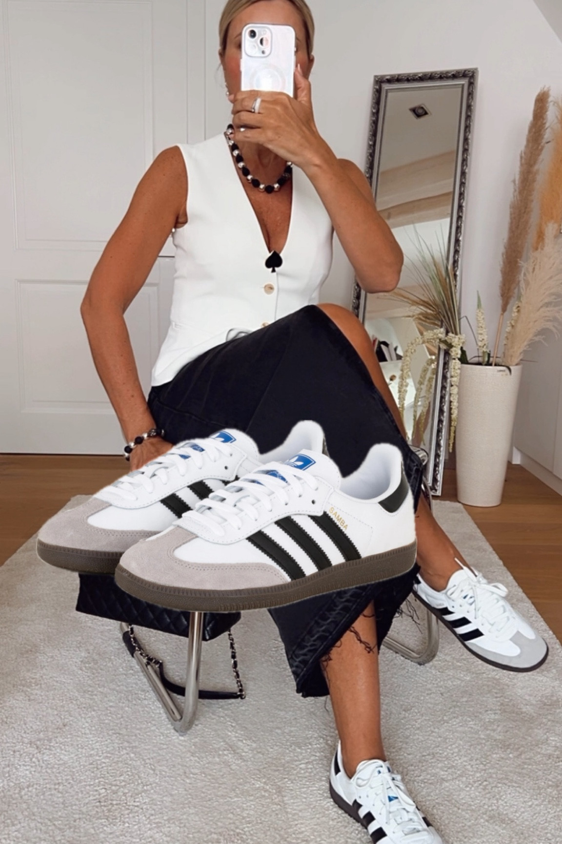 Adidas Samba & Jeans Rock 

#LTKeurope #LTKdeutschland #LTKshoes