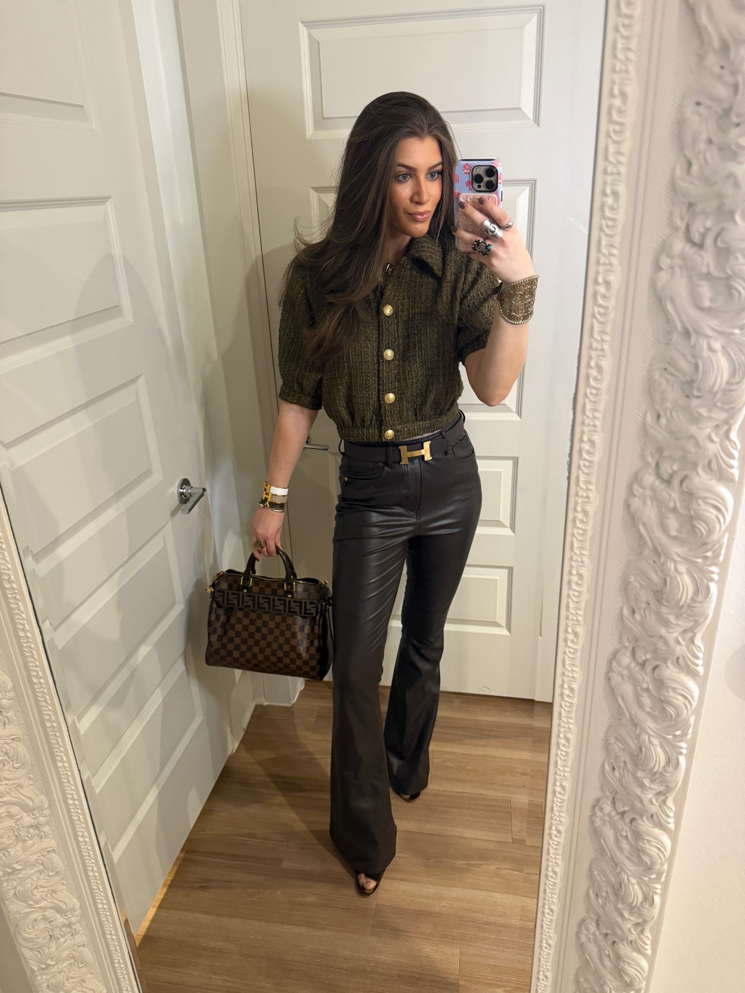 Tonight’s fit for tonight’s outing! Another Lagence win! Linked several colors below. Wearing size small in this adorable cropped blazer! 