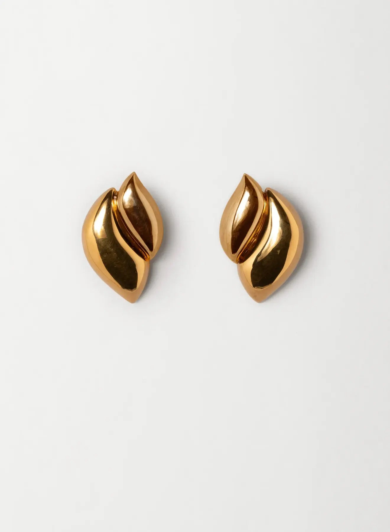 JASMIN SPARROW PETAL EARRINGS (GOLD VERMIL) | Anna Quan (Global)