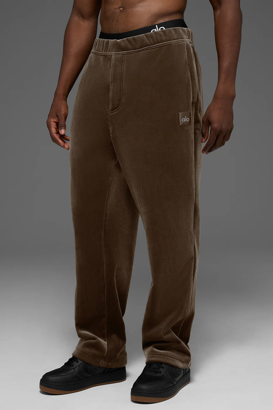 Accolade Straight Leg Sweatpant | Alo Yoga