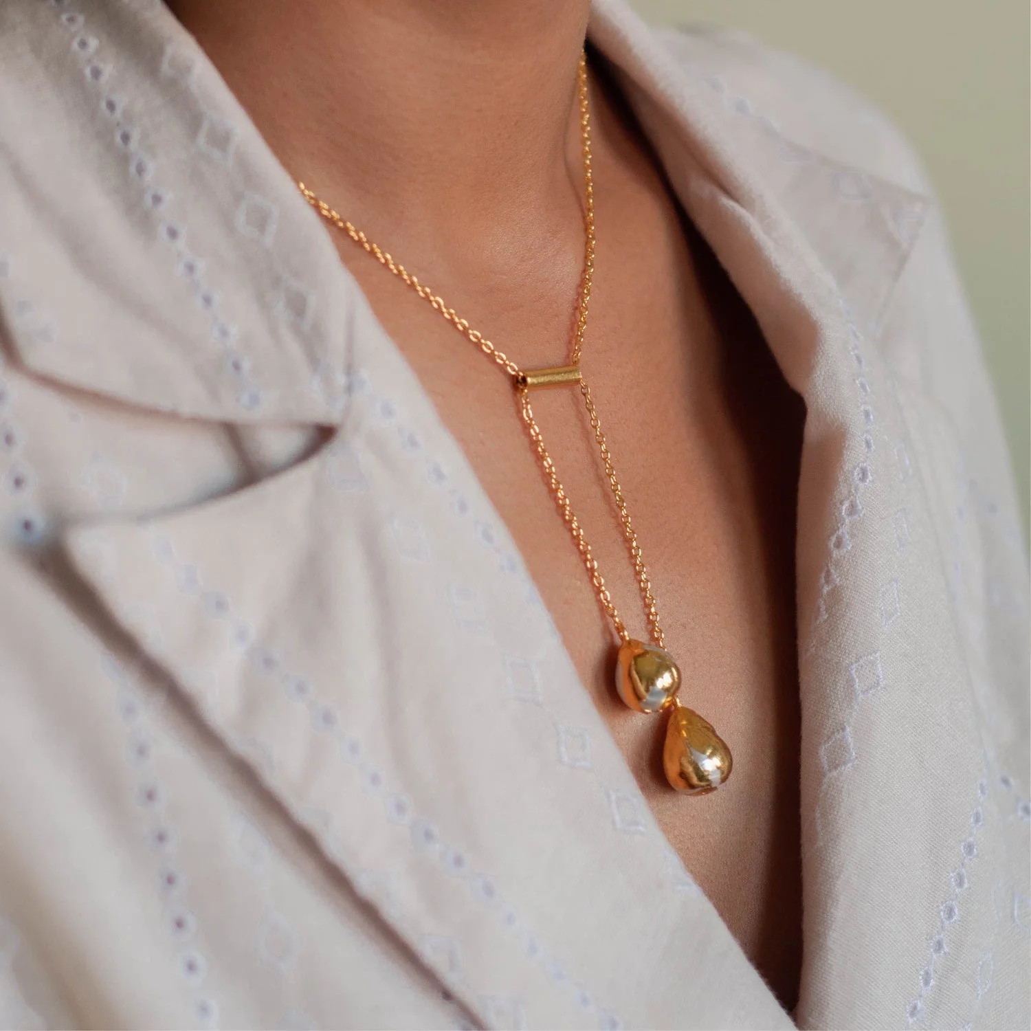 Boond Pendant: A Pearl Statement around the neck | Dhwani Bansal Jewellery