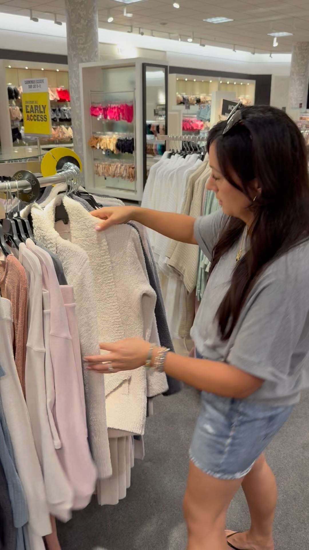 Softest sweater ever! Wearing a small but think I would want a medium for an oversized loose fit 



#LTKFindsUnder100 #LTKStyleTip #LTKSaleAlert