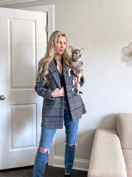 Love this oversized blazer so much I have in two colors! Wearing in size XS. It’s fully lined and not itchy.

Fall outfit, dog bandana, bodysuit, Abercrombie jeans

#LTKSeasonal #LTKstyletip #LTKunder50