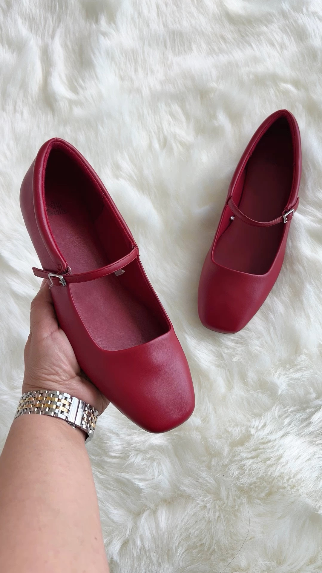 Mary Jane shoes and the color red are trending this season and these shoes are a great way to incorporate these trends into your wardrobe without breaking the bank. They’re $30 and add such a fun pop of color to any neutral fall outfit! 

#LTKFindsUnder50 #LTKVideo #LTKShoeCrush