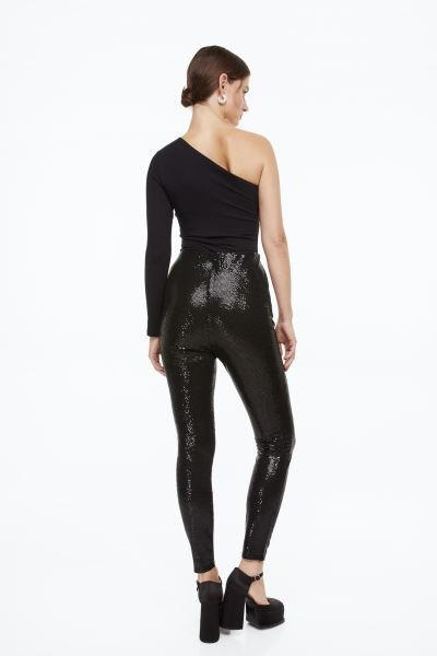 Sequined leggings | H&M (UK, MY, IN, SG, PH, TW, HK)