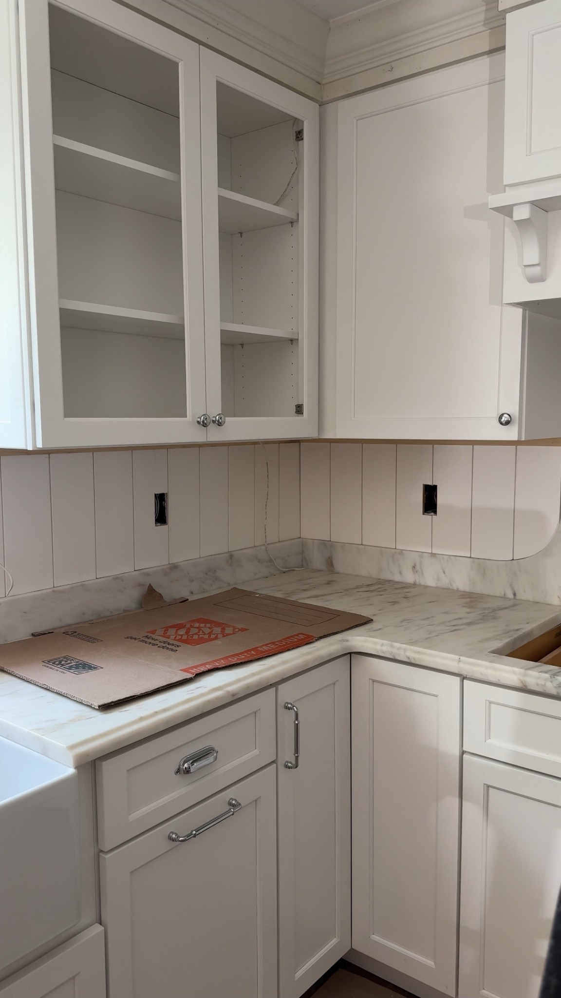 Kitchen hardware - polished chrome 
Rejuvenation Vernon Bin Pull
Rejuvenation Massey round cabinet knob 
Too Knobs Brixton

#LTKHome