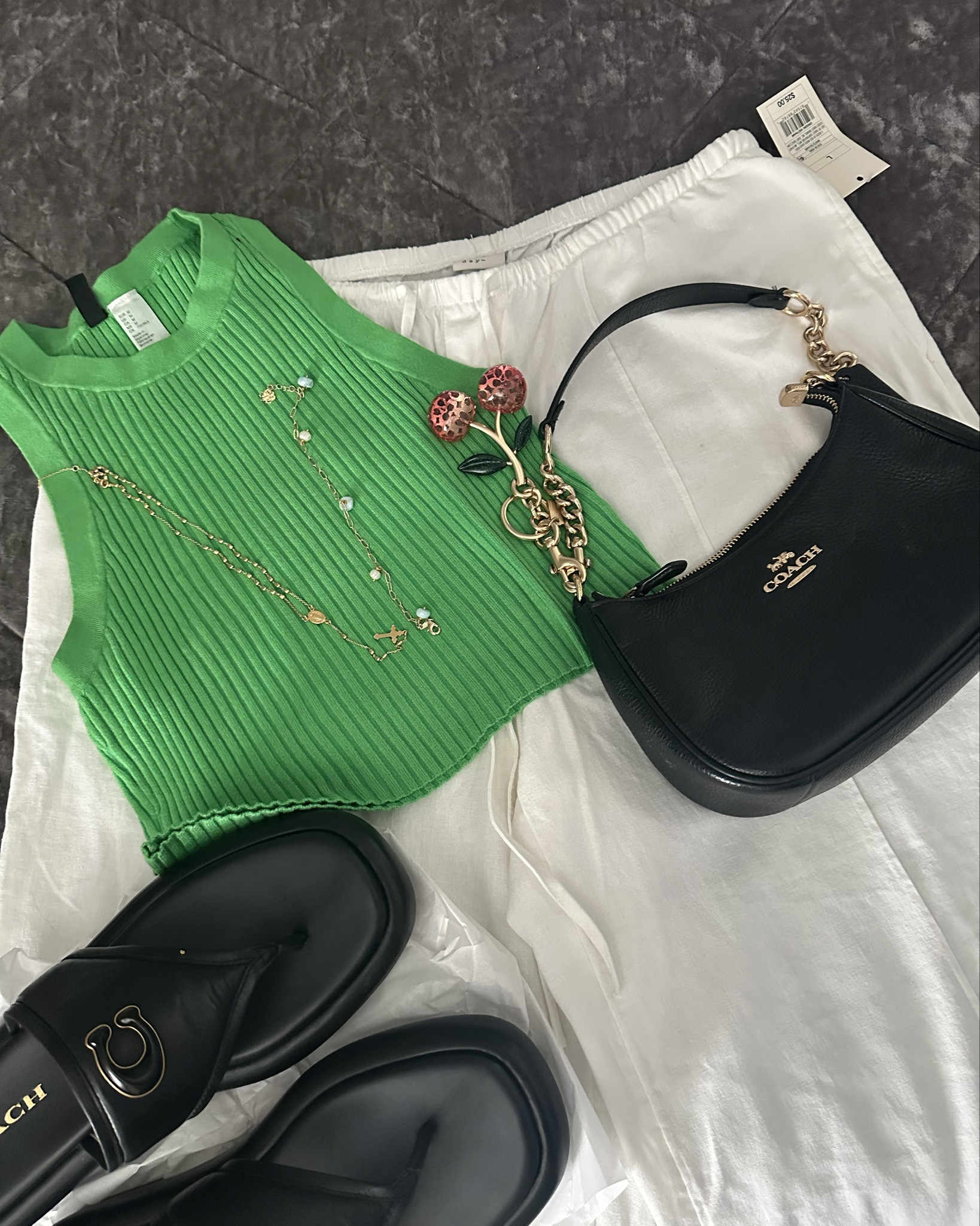 hot girls love Coach!!! it’s me, the hot girl. this purse and shoe combo is everything. simple & effective

#LTKstyletip #LTKSeasonal #LTKfindsunder100