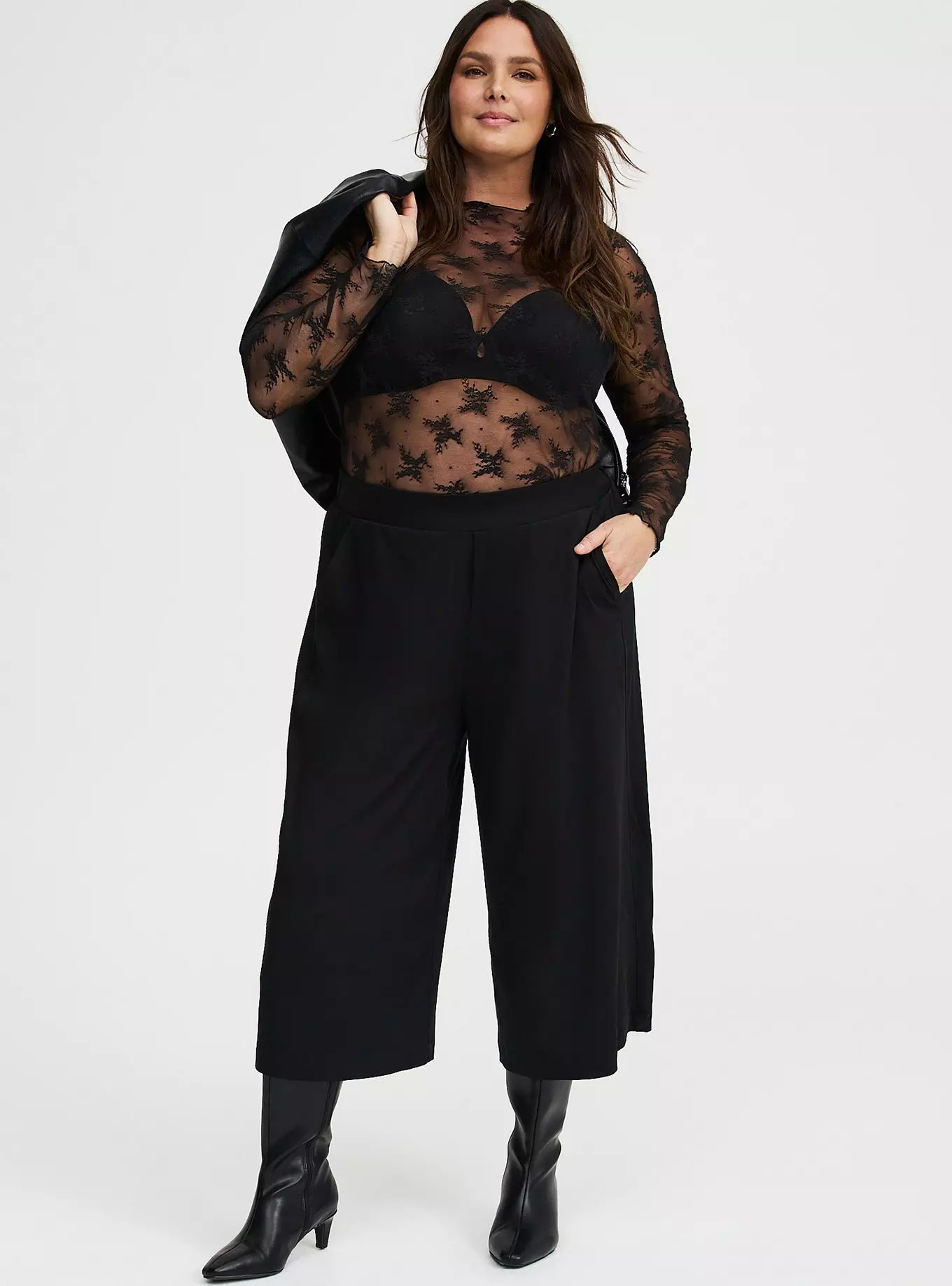 Pull-On Wide Leg Crop Pant | Torrid (US & Canada)