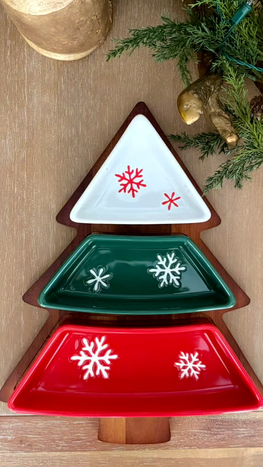 How fun are these holiday charcuterie boards and bakeware from Walmart!🎄

#LTKGiftGuide #LTKHoliday #LTKSeasonal
