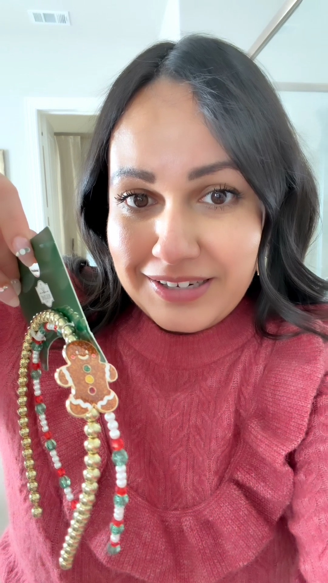 Run 🏃‍♀️ the absolute cutest holiday jewelry from @walmartfashion 


Only $5!!!!!

#walmartfashion #walmart @walmart