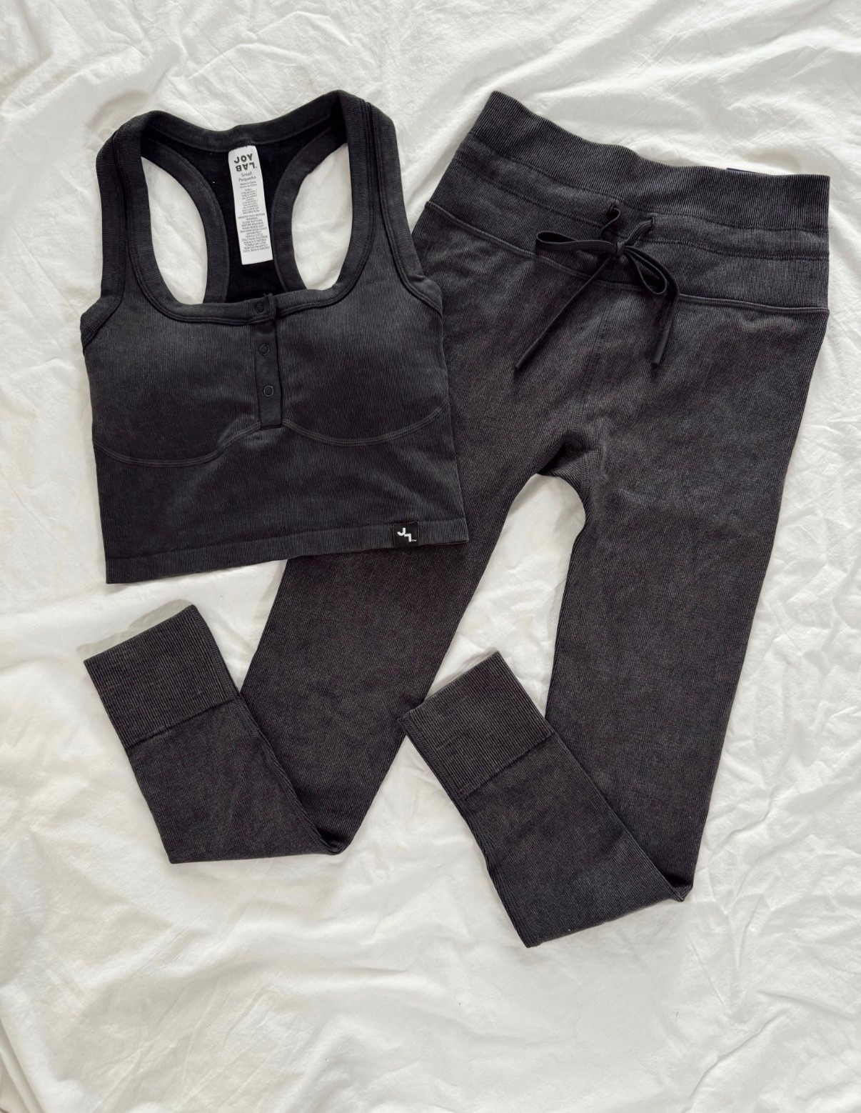 🤍 This set from Target looks IDENTICAL to the Vuori leggings & bra for wayyyy less!! 

#LTKHoliday #LTKootd #LTKActive