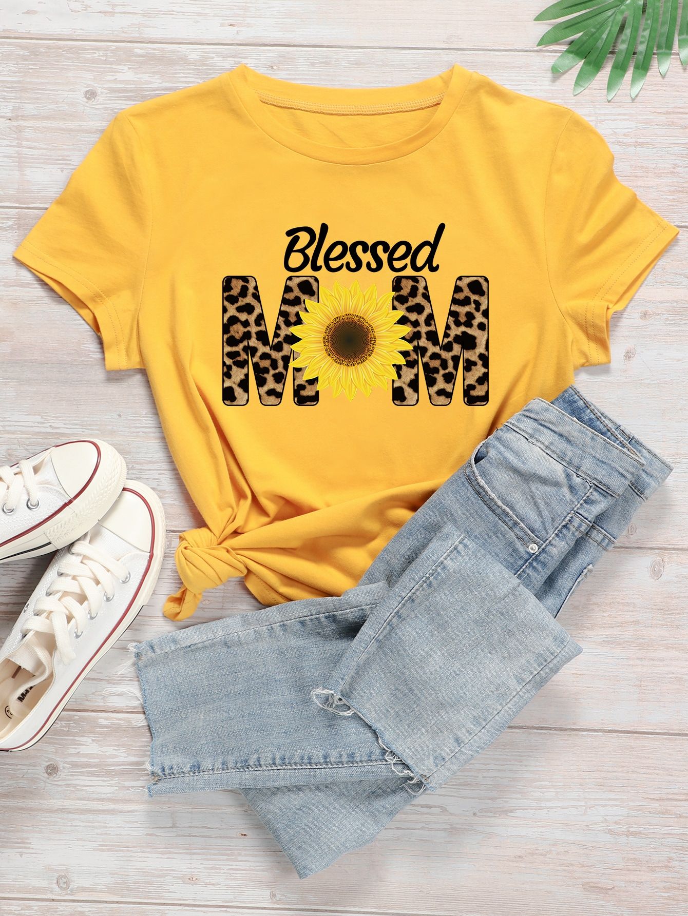 Sunflower & Letter Graphic Tee | SHEIN