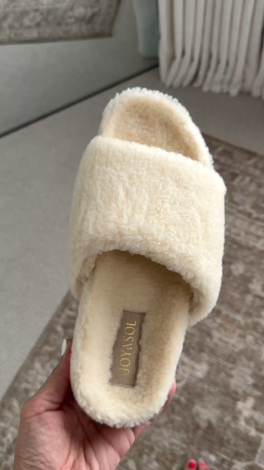 Loving these new slippers from @Joyasol They’re my new go-to’s, especially woh the warmer months coming! Use code AUBURNJOY for 15% off! #ad

#LTKmorningroutine #LTKmomlife #LTKselfcare