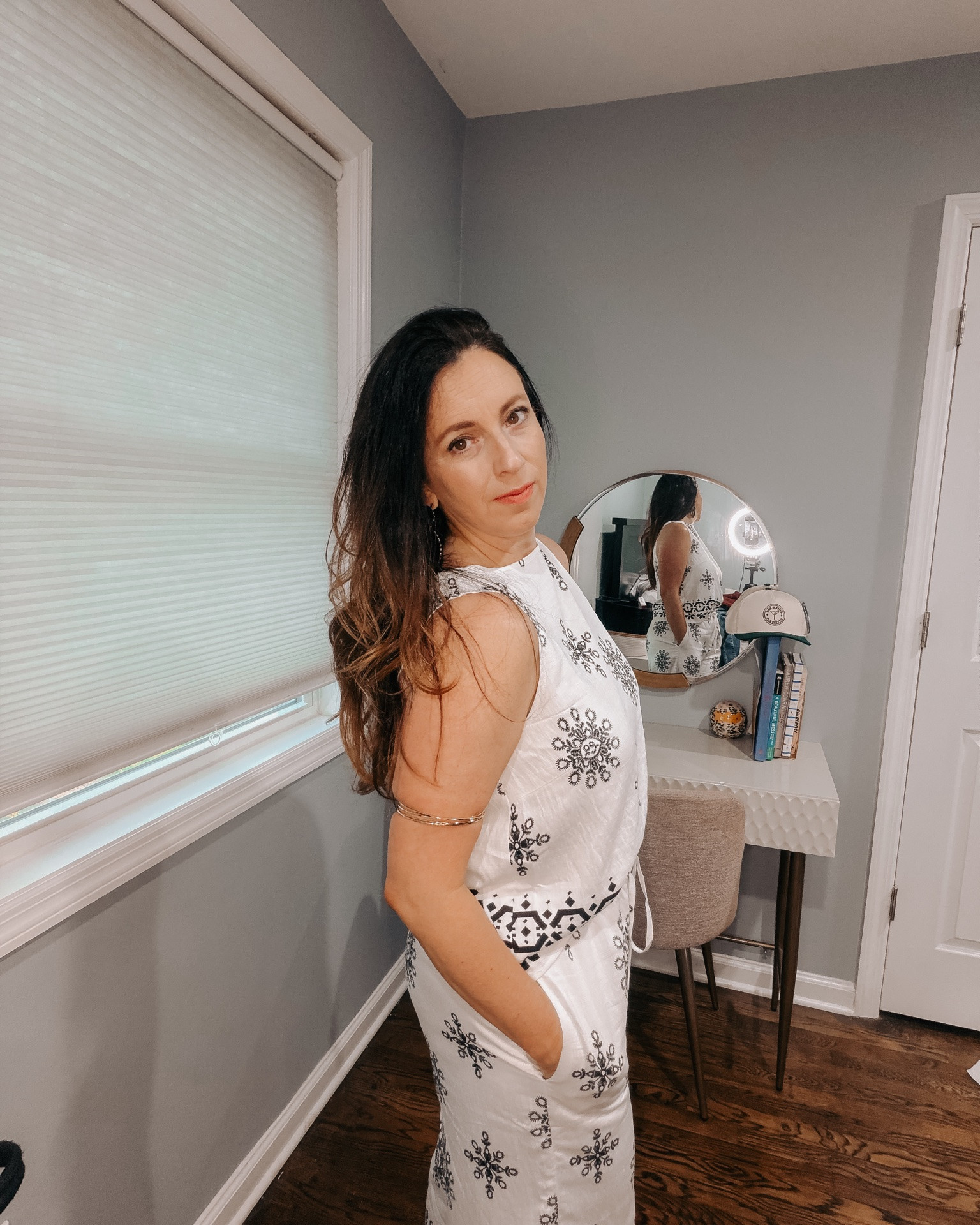 A good matching set = an instant outfit ✨🖤
Flowy, flattering, and perfect for that effortless boho vibe 🌾
Follow for more affordable fashion finds & styling inspo ✨

#LTKootd #LTKSeasonal #LTKOver40