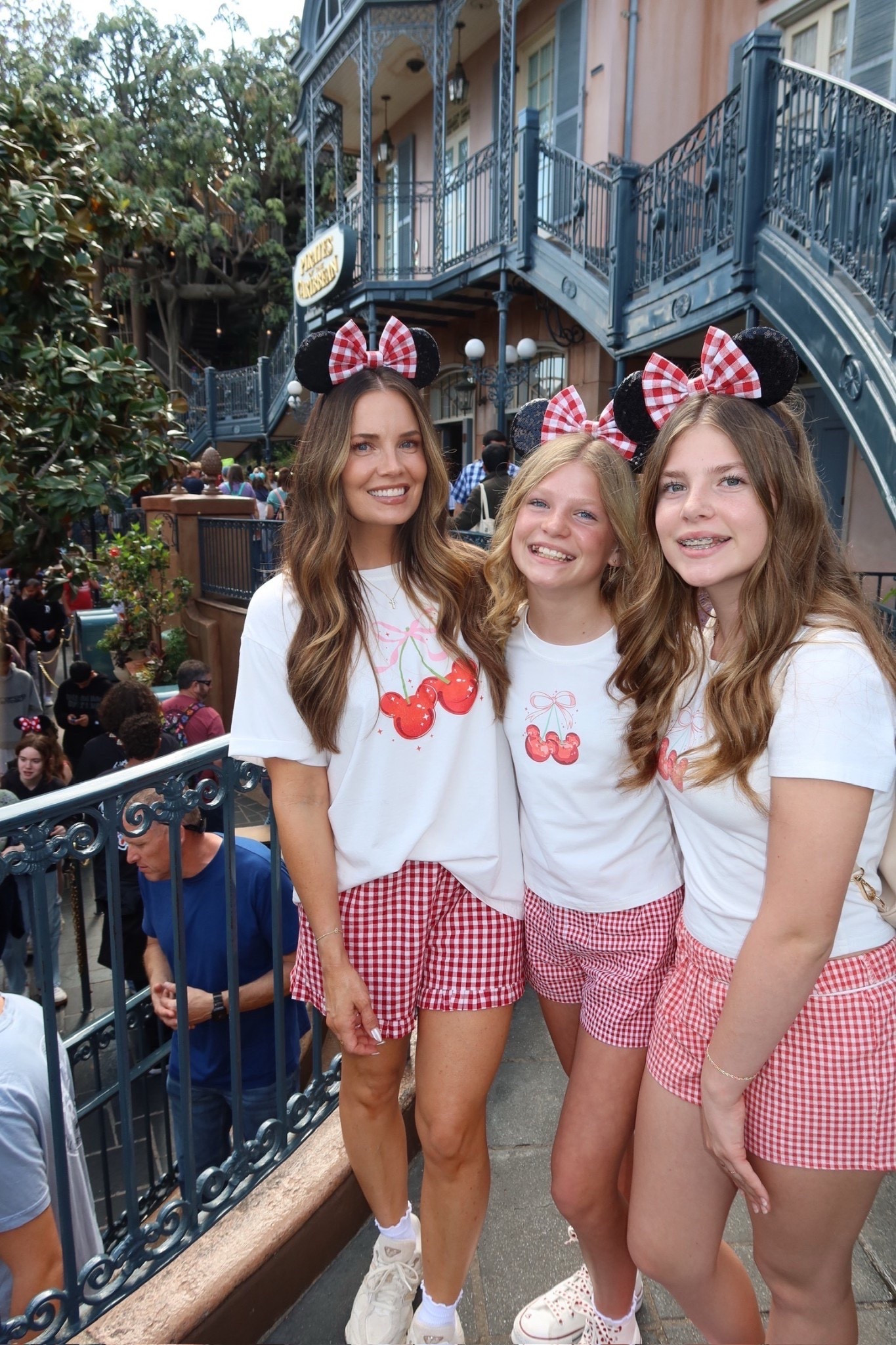 The girls Disney OOTD!!🤩✨


Disney outfits, disney inspo, plaid shorts, Disney ears, Disneyland, Disney world, Amazon outfit

#LTKootd #LTKSeasonal #LTKTravel