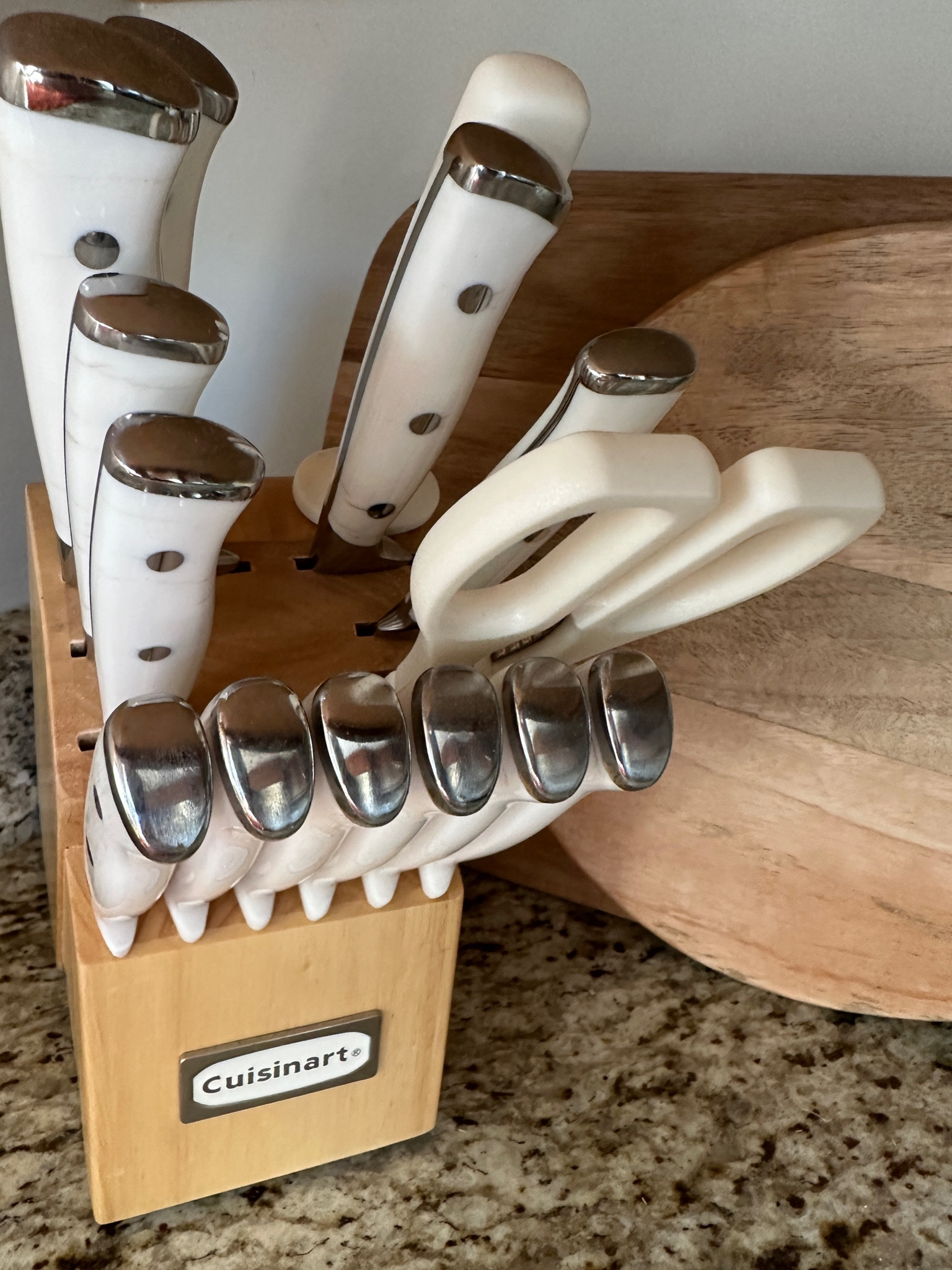 White cuisinart kitchen knife set with wood block 15 piece

Neutral kitchen, includes scissors, high carbon stainless steel knives amazon finds, affordable finds, minimalist home, wusthof look a like, look for less 

#LTKfindsunder100