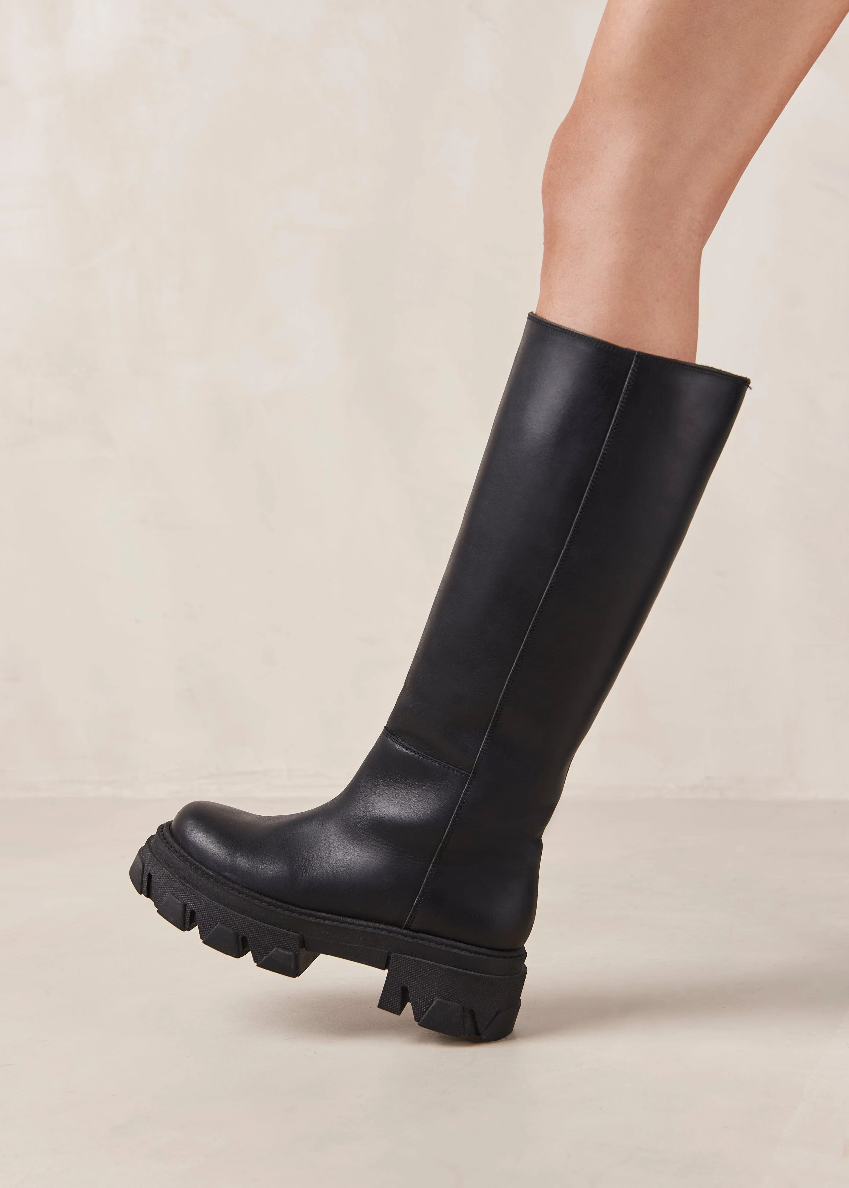 Katiuska Black | ALOHAS | Alohas AU