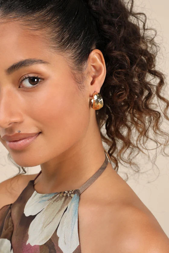 Niona Gold Hammered Hoop Earrings | Lulus