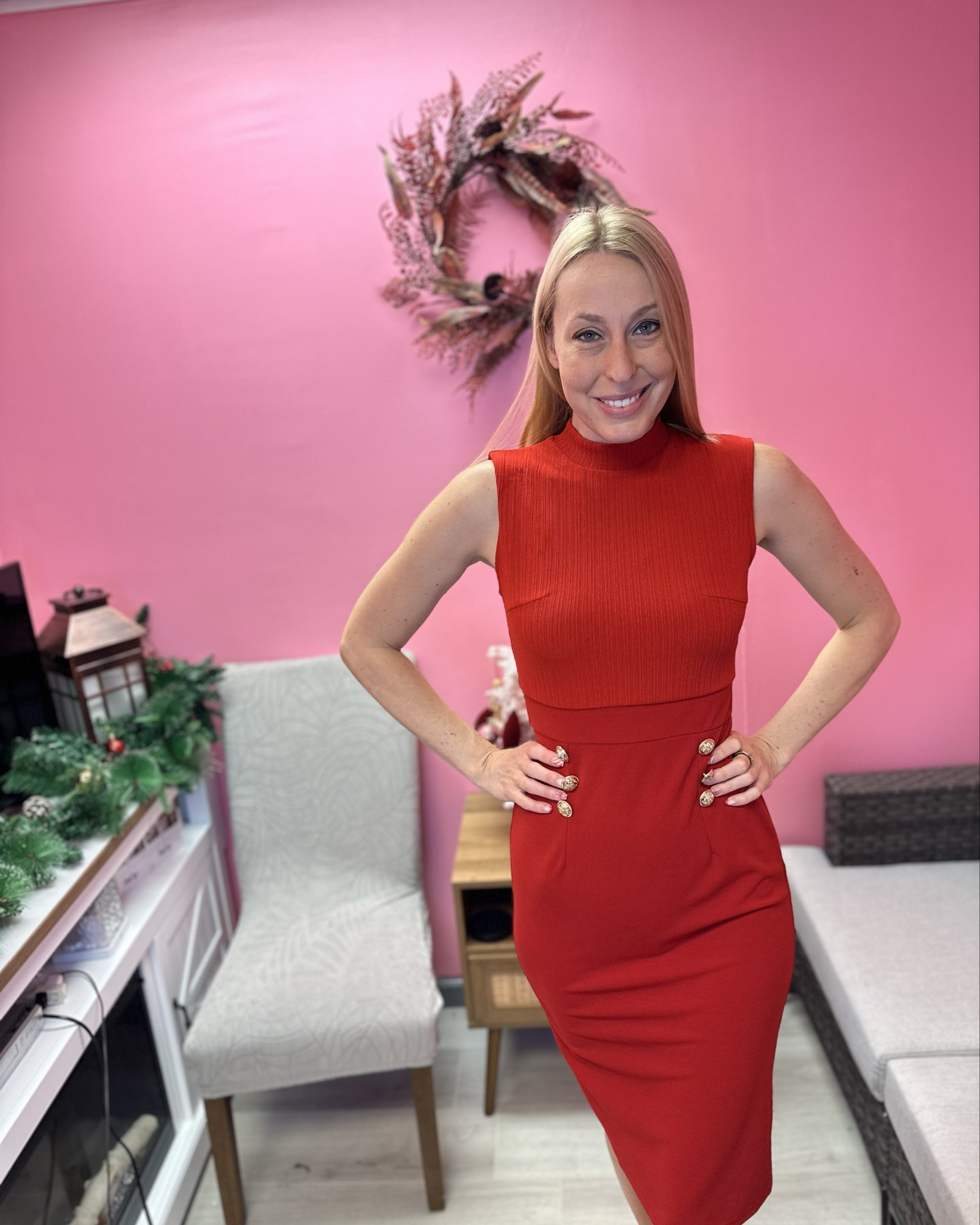 Red holiday office dress 
❤️ this dress is fitted and so stunning 
❤️ it does have stretch and paired with heels it is super boss babe style 
❤️ I am wearing size small, fits true to size, I am 5’10”


#LTKWorkwear #LTKFindsUnder50 #LTKTall