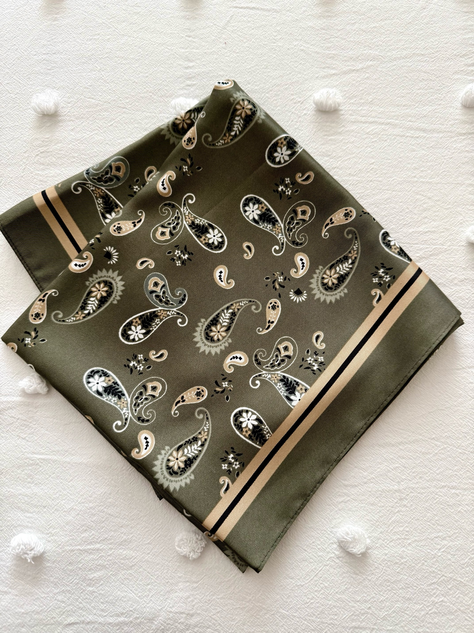 I just love scarfs! So cute and versatile! And this one is perfect for fall and on sale now! 


Fall scarf, fall accessories, Olive scarf

#LTKmomlife #LTKSeasonal #LTKSaleAlert #LTKWorkwear