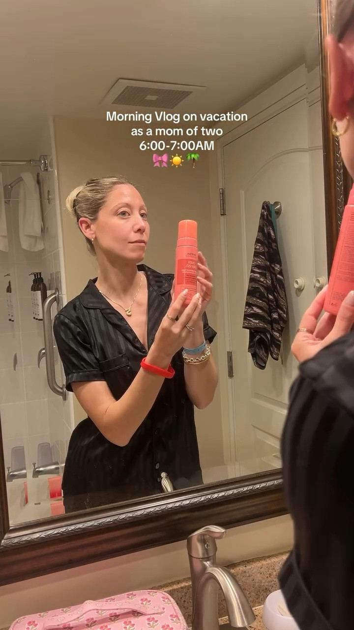 Another day on vacation means another morning vlog 🥹☀️ So happy to be here

#morningvlog #vacation #travel #vlog #minivlog #aruba #vacationvibes #vacationwithkids #grwm #momsofinstagram #day