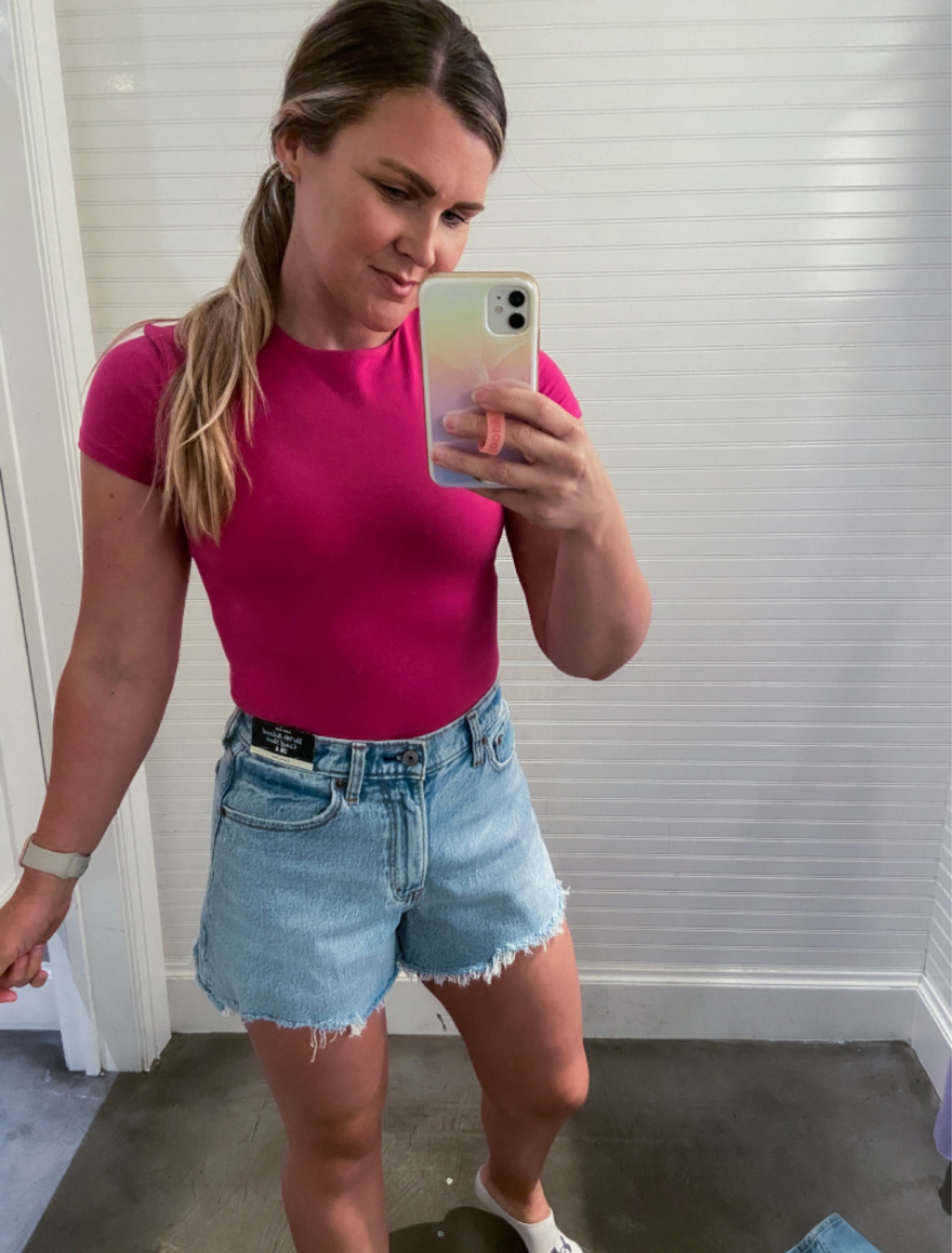 best denim 💕 20%off

curve love gives 2 more inches in hips & thighs 
wearing a 28

#abercrombie #jeanshorts #denim

#LTKunder50 #LTKsalealert #LTKFind