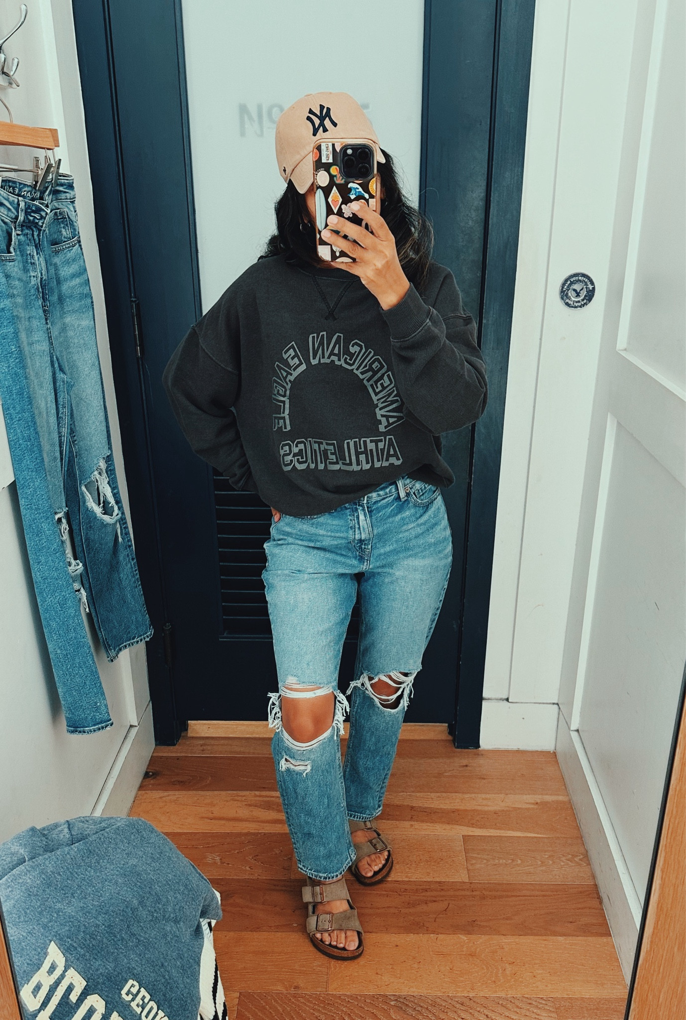 This Thanksgiving, you’ll want this comfy super soft sweatshirt and great mom jeans! 

#LTKHoliday #LTKSeasonal #LTKGiftGuide