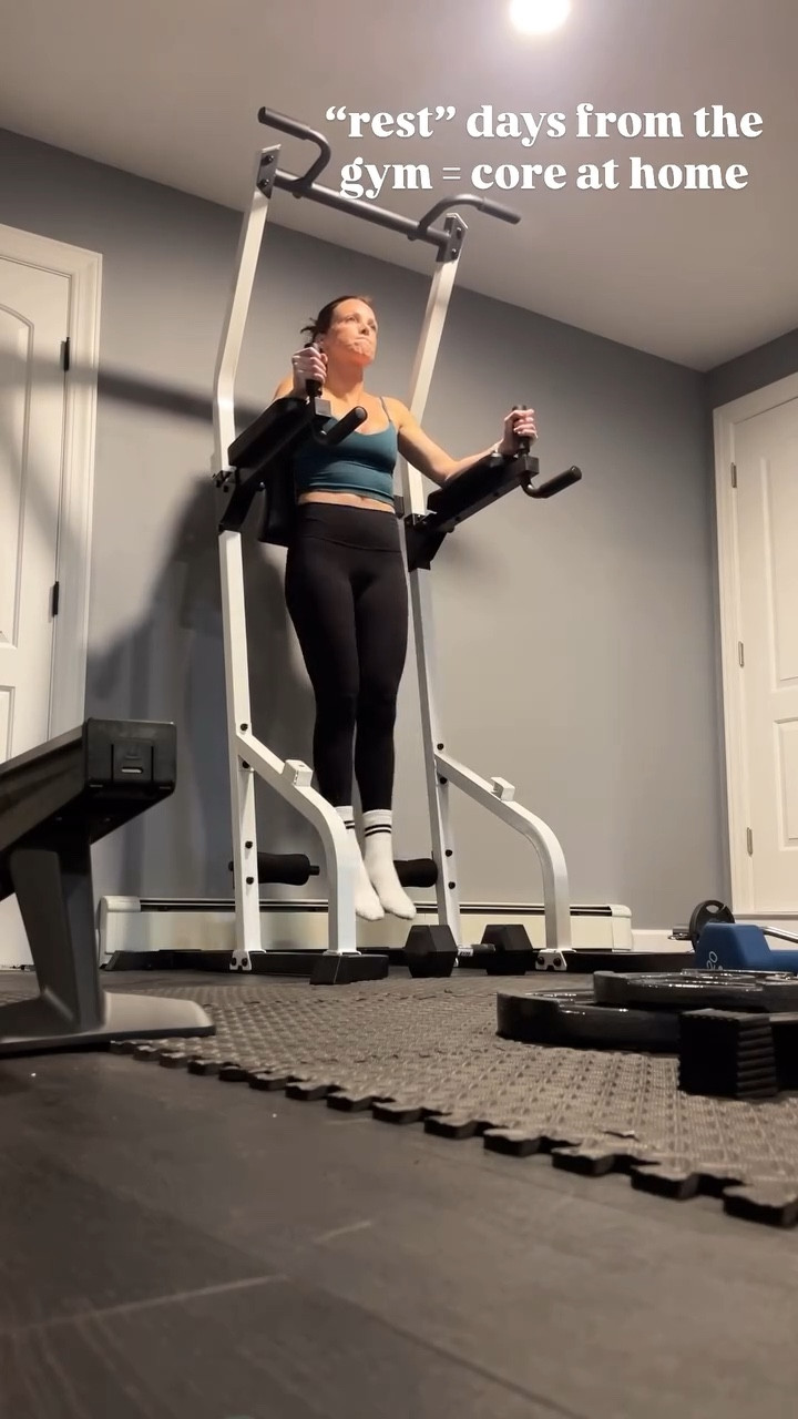 Rest day from the gym for an at home workout 

#LTKActive