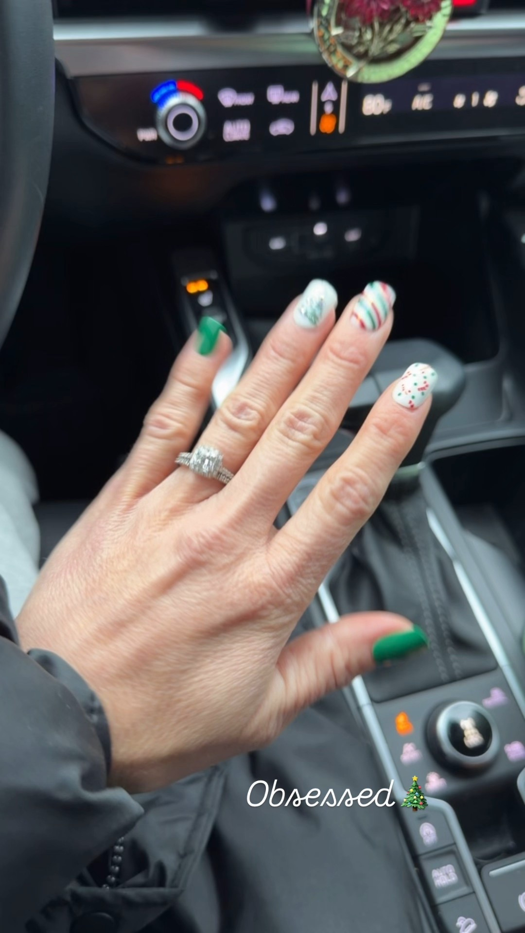 Festive holiday press ons 

#LTKselfcare #LTKdayinmylife #LTKCyberWeek