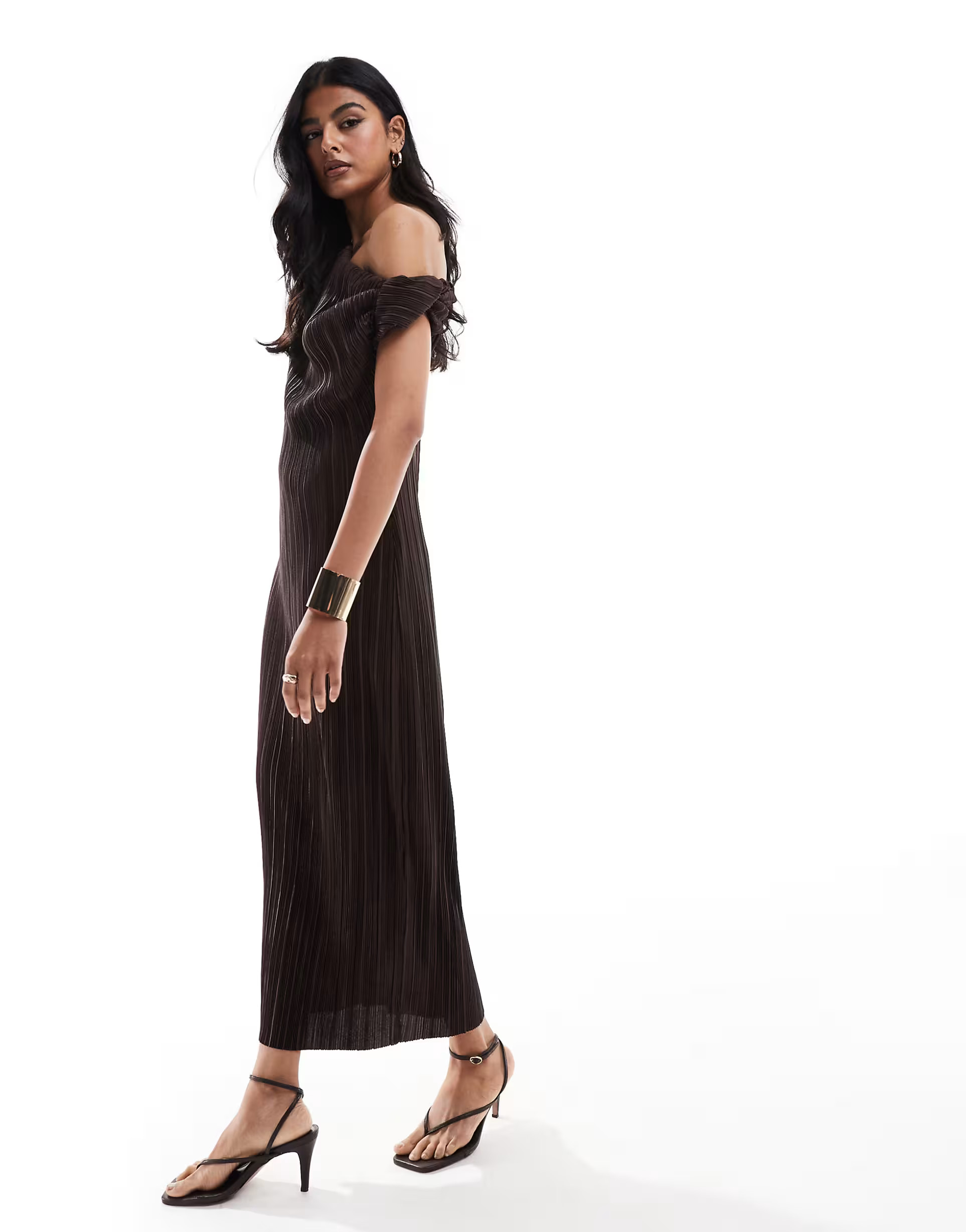 ASOS DESIGN fallen shoulder with twist plisse maxi dress in chocolate | ASOS (Global)