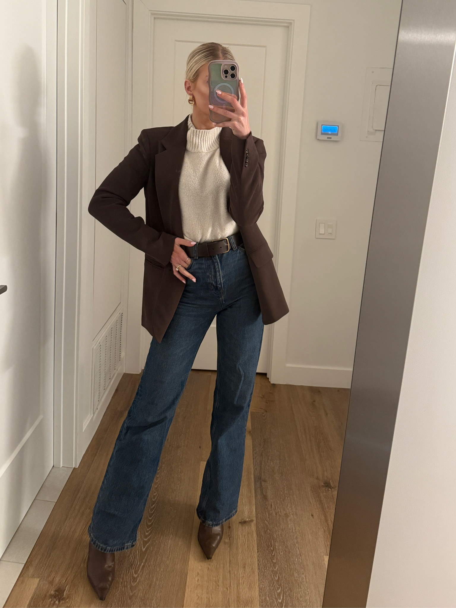 Forever in my chocolate brown era! My fav blazer from aritzia. I take an xs 

#LTKStyleTip #LTKWorkwear