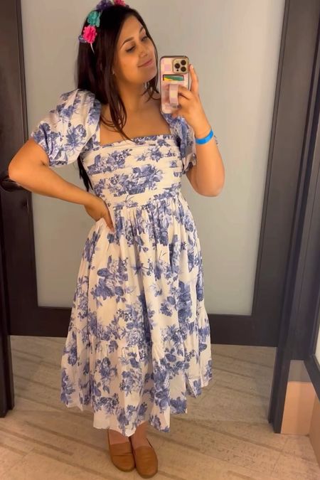 Must have Abercrombie & Fitch dress for this spring/summer time! So comfy and GORGEOUS. I’m a true Medium, but sized down to a small in this dress.
 #Abercrombie 

#LTKstyletip