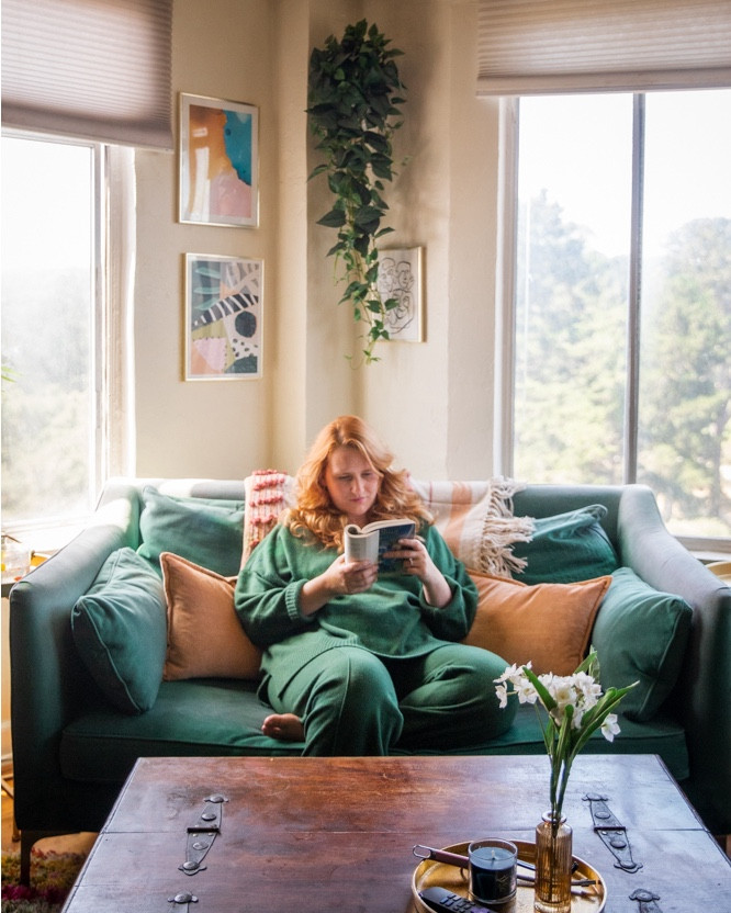 Apartment living room makeover!! ✨

Robin and I have lived in this apartment for almost 10 years (!!!) Shout out to rent control ❤️

And I've been itching to give our living room a refresh. Nothing major - I love my green couch y'all, and all the storage this thrifted coffee table has, but it needed a new sparkle.

Twyla had totally torn all the tassels off our throw pillows and I finally could no longer stand looking at these old side tables I've had since college.

So I teamed up with @wayfair to give this space a refresh!! It's amazing how little things can go a long way with decor. #wayfair #wayfairpartner #homedecor #colorfulhome #greencouch #apartment #coffeetables #golddecor #coffeetable #throwpillows 

#LTKFindsUnder50 #LTKHome #LTKFindsUnder100