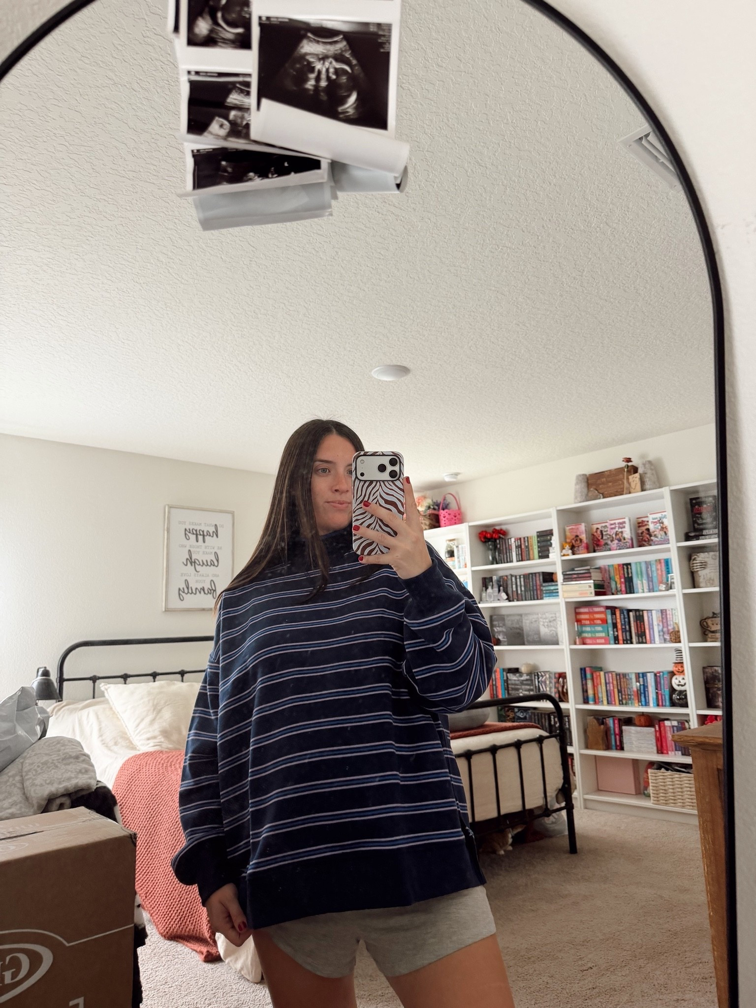 Loving this sweatshirt from @American Eagle Outfitters