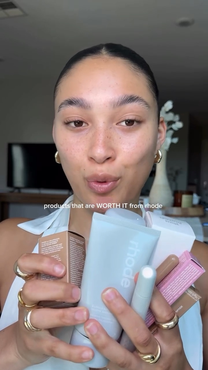 as a rhode lover these are the products I purchase over and over again and live every time🎀 an @rhode account frrr
.
products mentioned: glazing milk, glazing mist, barrier butter, peptide lip shape, pocket blushes, peptide lip treatment