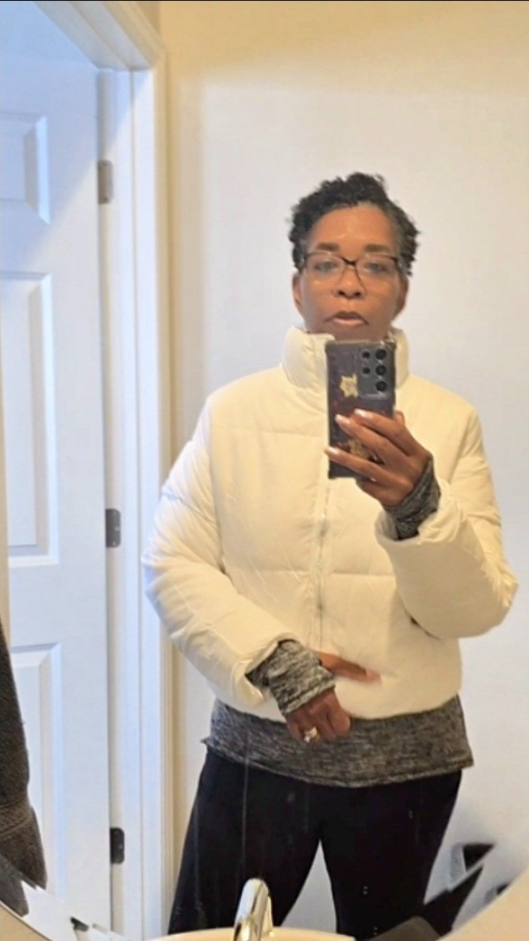 This cropped puffer is lightweight, warm, and so easy to throw on 🤍I’ve been loving how put together it looks with leggings—simple but still cute.#ltkstyle #ltkfinds #winterstyle #cozyoutfits #casualstyle #over40style

#LTKmorningroutine #LTKTravel #LTKSeasonal