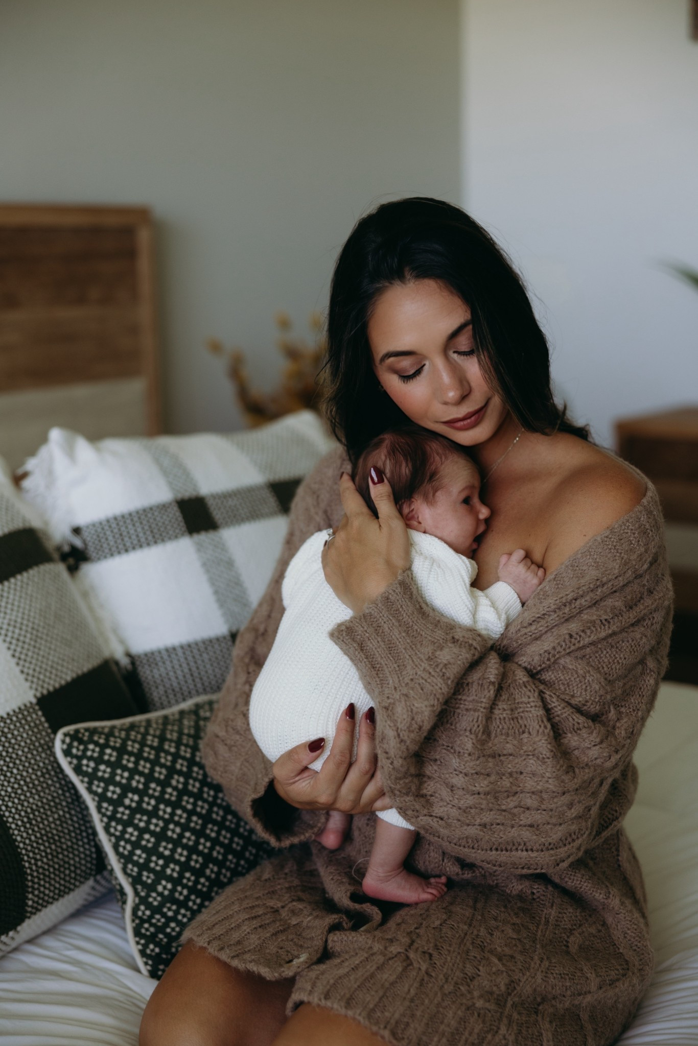 Fall family photos 🤎 newborn photoshoot

#LTKFamily #LTKBaby #LTKSeasonal