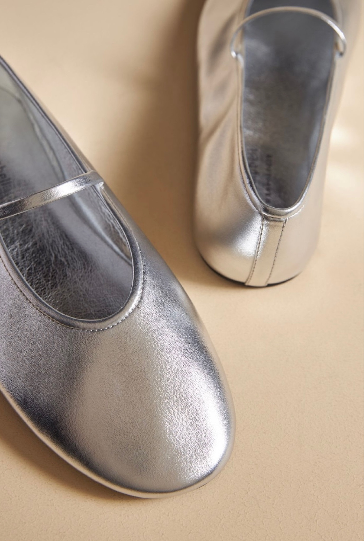 BRB, on a metallic shoe hiatus right now. So many styles trending for fall; flats are a must starting with the ballet and maryjane styles, and add in fun menswear inspired styles with a sparkle or two ⚡️ These are some of my @Anthropologie faves!

#anthropologie #shoeedit #metallic #maryjane # ballet

#LTKFind #LTKstyletip #LTKshoecrush